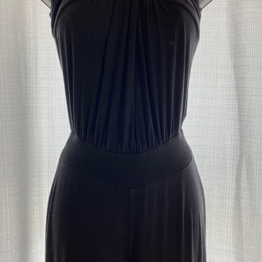 Full piece, wide leg , open back tie around neck . - Picture 10 of 10